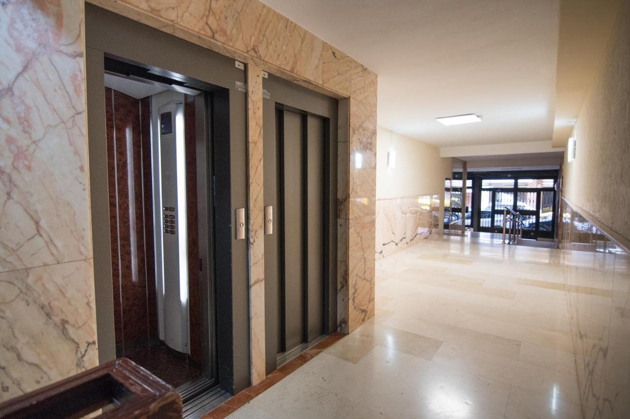 Tuguest Station 2 Apartment Granada Bagian luar foto