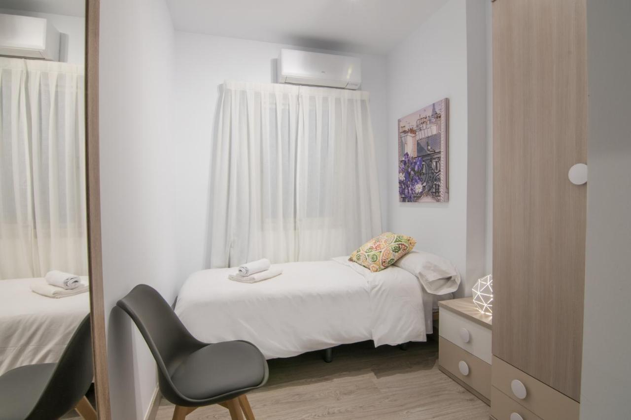 Tuguest Station 2 Apartment Granada Bagian luar foto