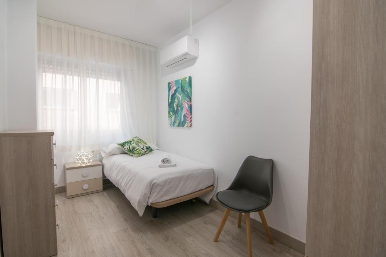 Tuguest Station 2 Apartment Granada Bagian luar foto