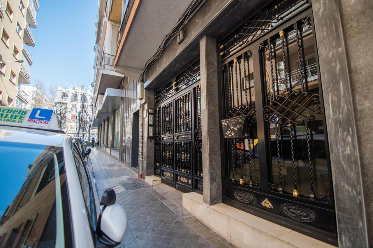 Tuguest Station 2 Apartment Granada Bagian luar foto