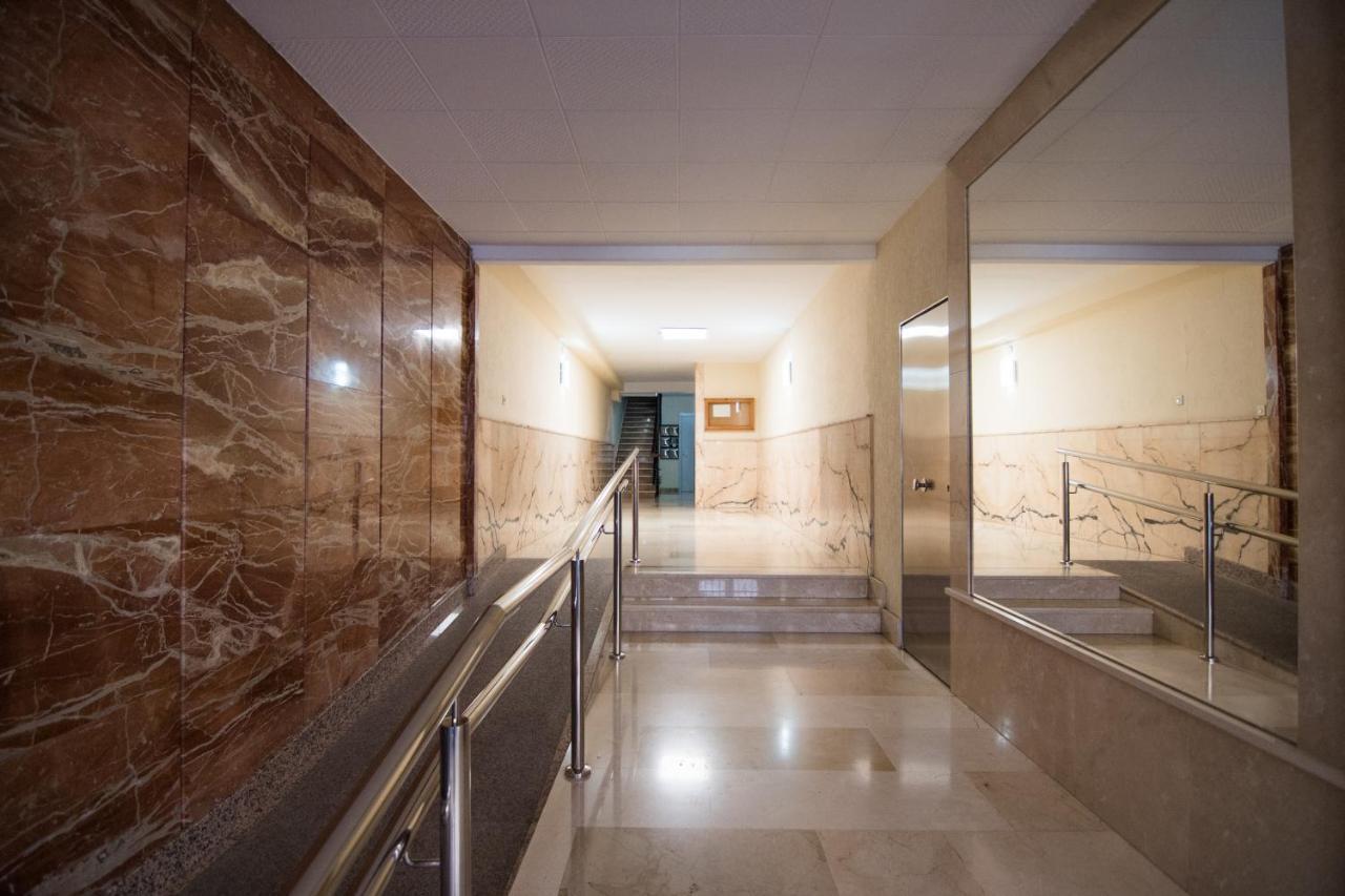 Tuguest Station 2 Apartment Granada Bagian luar foto