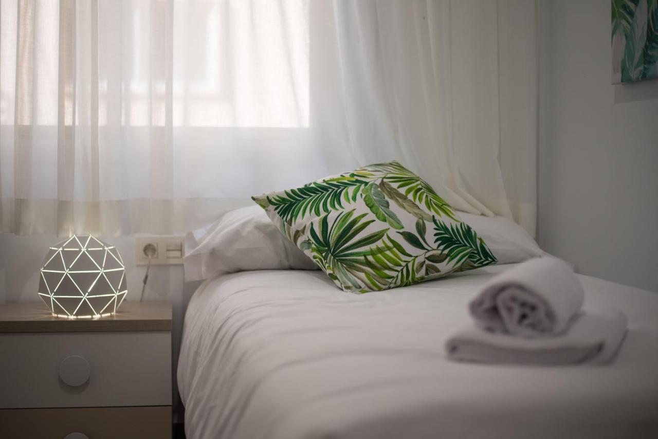 Tuguest Station 2 Apartment Granada Bagian luar foto