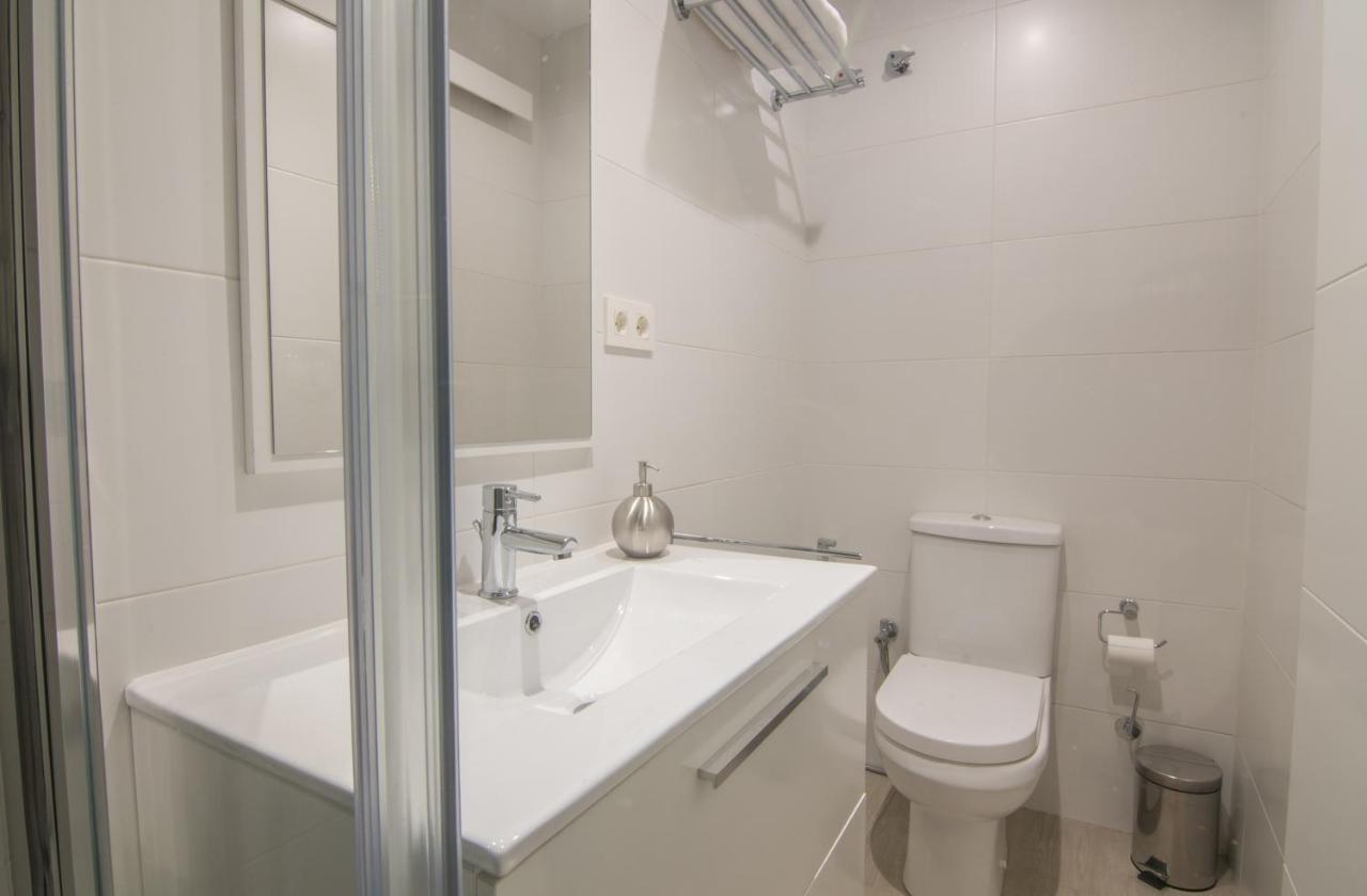 Tuguest Station 2 Apartment Granada Bagian luar foto